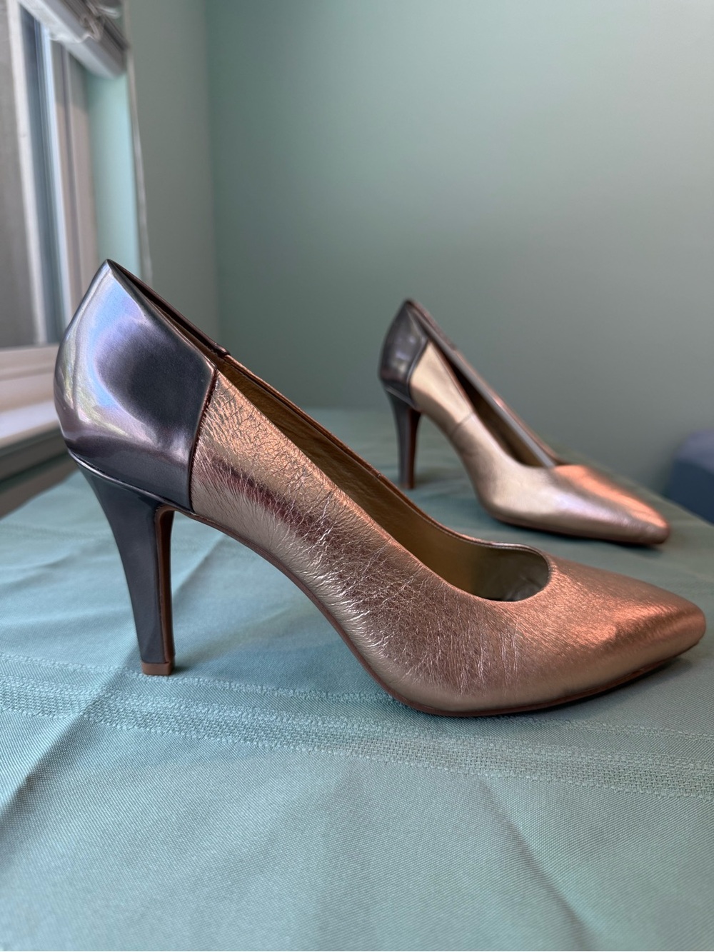 Seychelles Strike A Cord Pump heels rose gold/pewter Size:10 BNIB